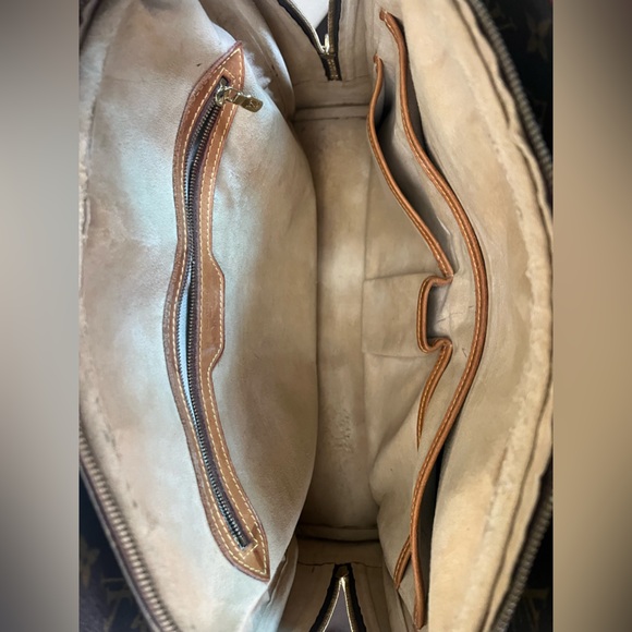 Louis Vuitton Monogram Rivoli Soft Briefcase - Picture 8 of 15